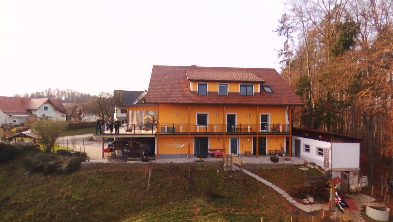 Gaestehaus Schmid Sankt Johann im Saggautal 외부 사진