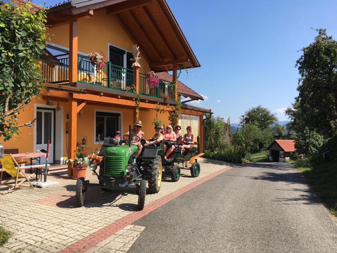 Gaestehaus Schmid Sankt Johann im Saggautal 외부 사진